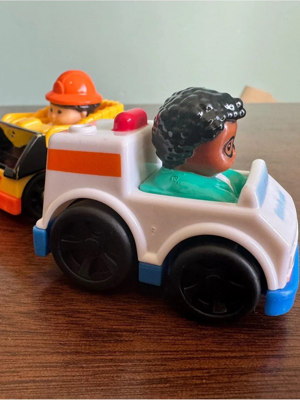 Little People Little Wheelies Set of 5 Kids Toy Vehicles Cars Ambulance